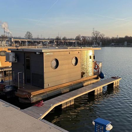 Houseboat Water Boy Apartament Plywajacy Dom Na Wodzie Lodz Apartment Wroclaw Exterior photo